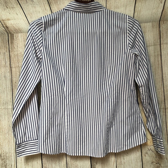 Van Heusen Casual Button Down Size Medium - Picture 8 of 8